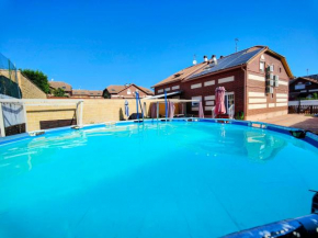 Warner,piscina, aire ac, barbacoa, chillout, 400m patio